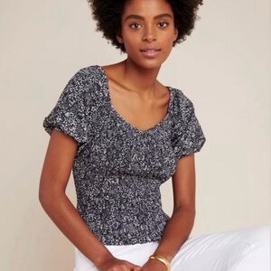 Anthropologie floral black and white blouse in great condition!​​​​​​
